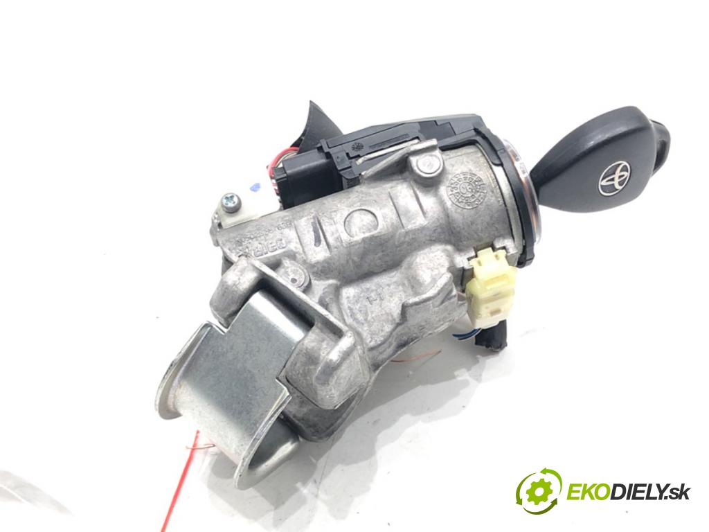 TOYOTA AURIS (_E15_) 2006 - 2012    1.6 (ZRE151_) 91 kW [124 KM] benzyna 2007 - 2012  spinačka N0502638 (Spínacie skrinky a kľúče)