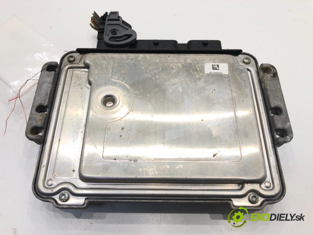 PEUGEOT PARTNER Nadwozie pełne/minivan (5_, G_) 1996 - 2022    1.6 HDi 90 66 kW [90 KM] olej napędowy 2005 - 2015  riadiaca jednotka Motor 9663943980 (Riadiace jednotky)