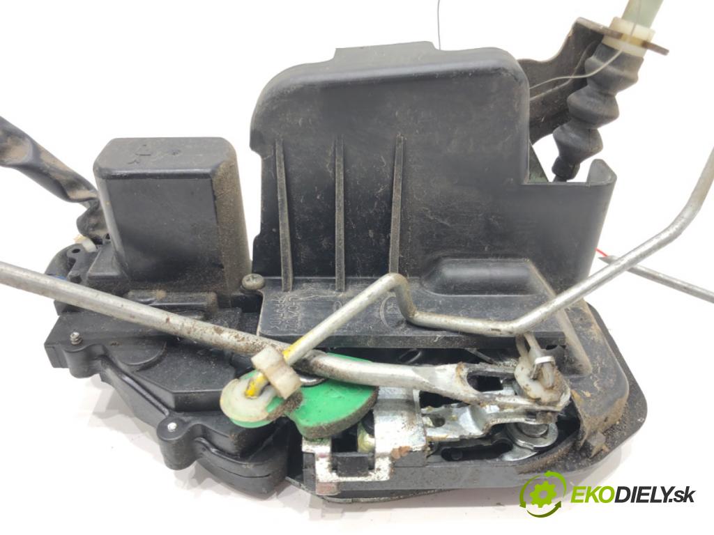 KIA SORENTO I (JC) 2002 - 2022    2.5 CRDi 125 kW [170 KM] olej napędowy 2006 - 2022  zámok dveře levý přední část A045777