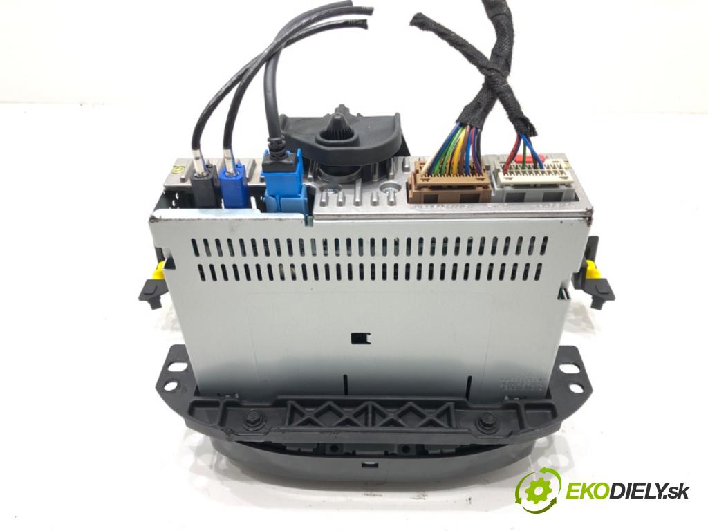 OPEL CORSA E (X15) 2014 - 2022    1.2 (08, 68) 51 kW [69 KM] benzyna 2014 - 2022  RADIO Navigácia MED64071101 (Audio zariadenia)