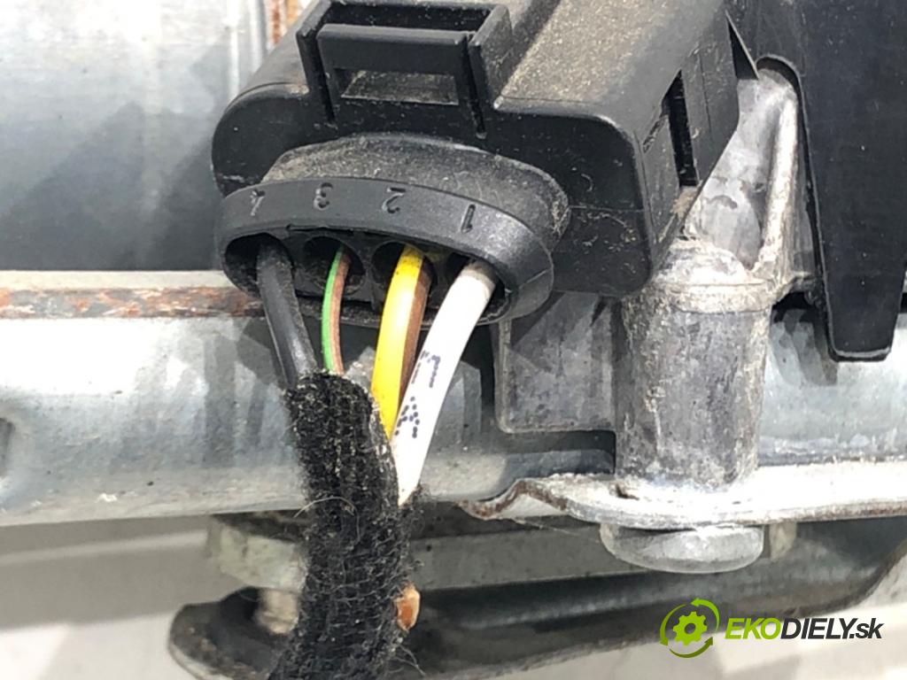 OPEL CORSA E (X15) 2014 - 2022    1.2 (08, 68) 51 kW [69 KM] benzyna 2014 - 2022  Mechanizmus stieračov predný 13432685 (Motorčeky stieračov predné)