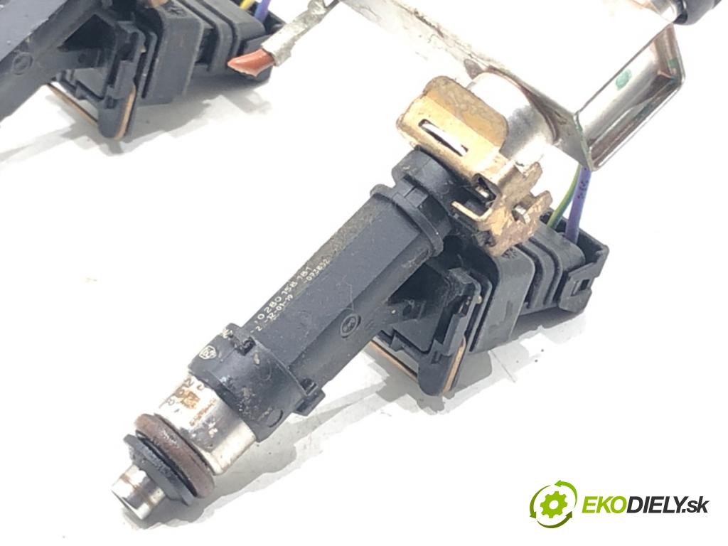 OPEL CORSA E (X15) 2014 - 2022    1.2 (08, 68) 51 kW [69 KM] benzyna 2014 - 2022  Lišta vstrekovacia 0280151258 0280158181 (Vstrekovacie lišty)