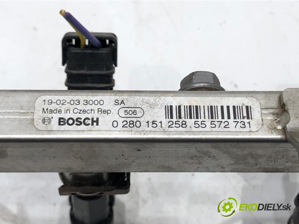 OPEL CORSA E (X15) 2014 - 2022    1.2 (08, 68) 51 kW [69 KM] benzyna 2014 - 2022  Lišta vstrekovacia 0280151258 0280158181 (Vstrekovacie lišty)