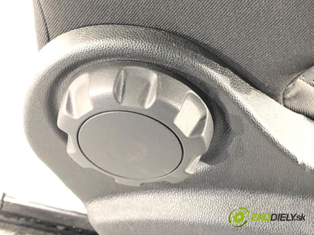 OPEL CORSA E (X15) 2014 - 2022    1.2 (08, 68) 51 kW [69 KM] benzyna 2014 - 2022  Sedadlo pravy predný