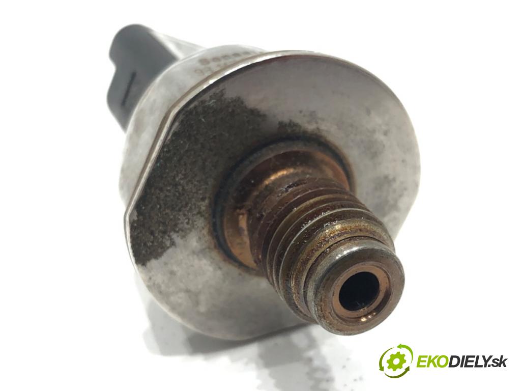 FORD MONDEO MK5 liftback 2017 110 kW 2.0 TDCi 1998 Snímač tlaku paliva 9814383880 (Snímač)