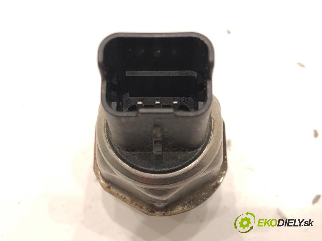 FORD MONDEO MK5 liftback 2017 110 kW 2.0 TDCi 1998 Snímač tlaku paliva 9814383880 (Snímač)