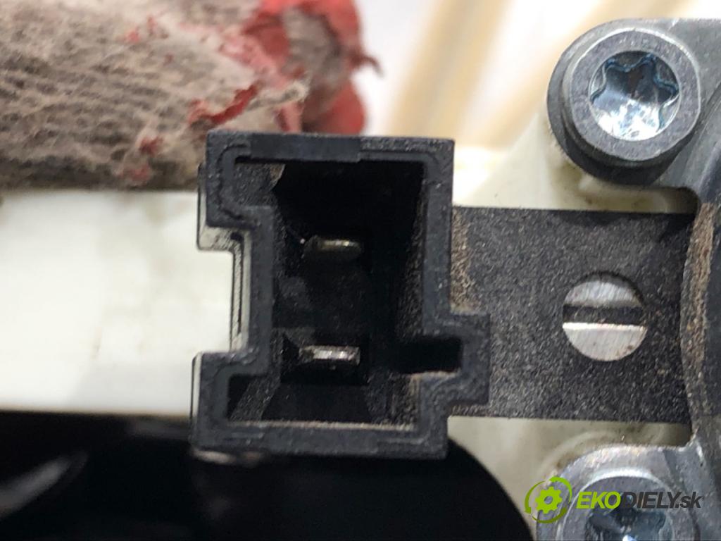 MERCEDES-BENZ CLS (C257) 2017 - 2022    AMG CLS 53 EQ Boost 4-matic+ (257.361) 320 kW [435  mechanismus okna přední část levý A0009061507 (Přední levé)