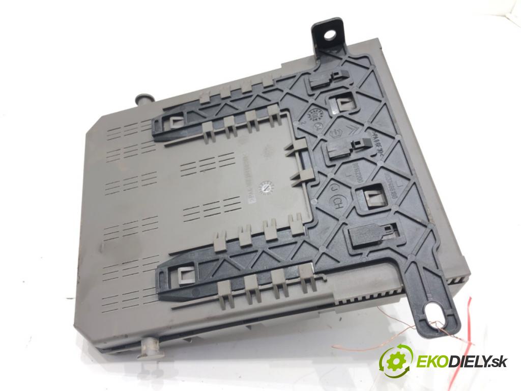 CITROEN C5 I (DC_) 2001 - 2005    2.2 HDi (DC4HXB, DC4HXE) 98 kW [133 KM] olej napędowy 2001 - 2004  modul BSI 9646226880 (Pojistkové skříňky)