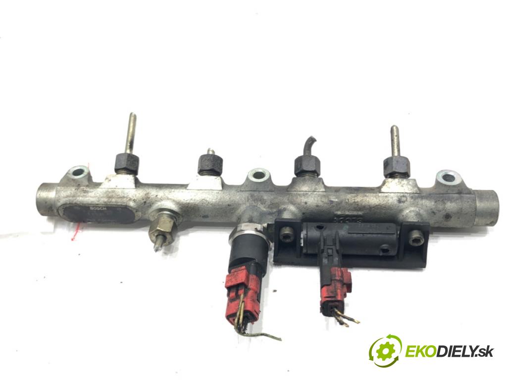 CITROEN C5 I (DC_) 2001 - 2005    2.2 HDi (DC4HXB, DC4HXE) 98 kW [133 KM] olej napęd  Lišta vstrekovacia 0445214017 (Vstrekovacie lišty)