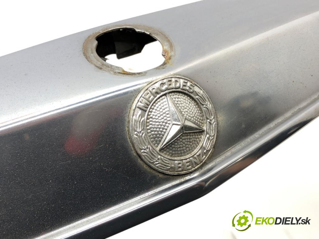MERCEDES-BENZ 123 sedan (W123) 1976 - 1985    ---  mřížka maska  (Mřížky (masky) chladičů)