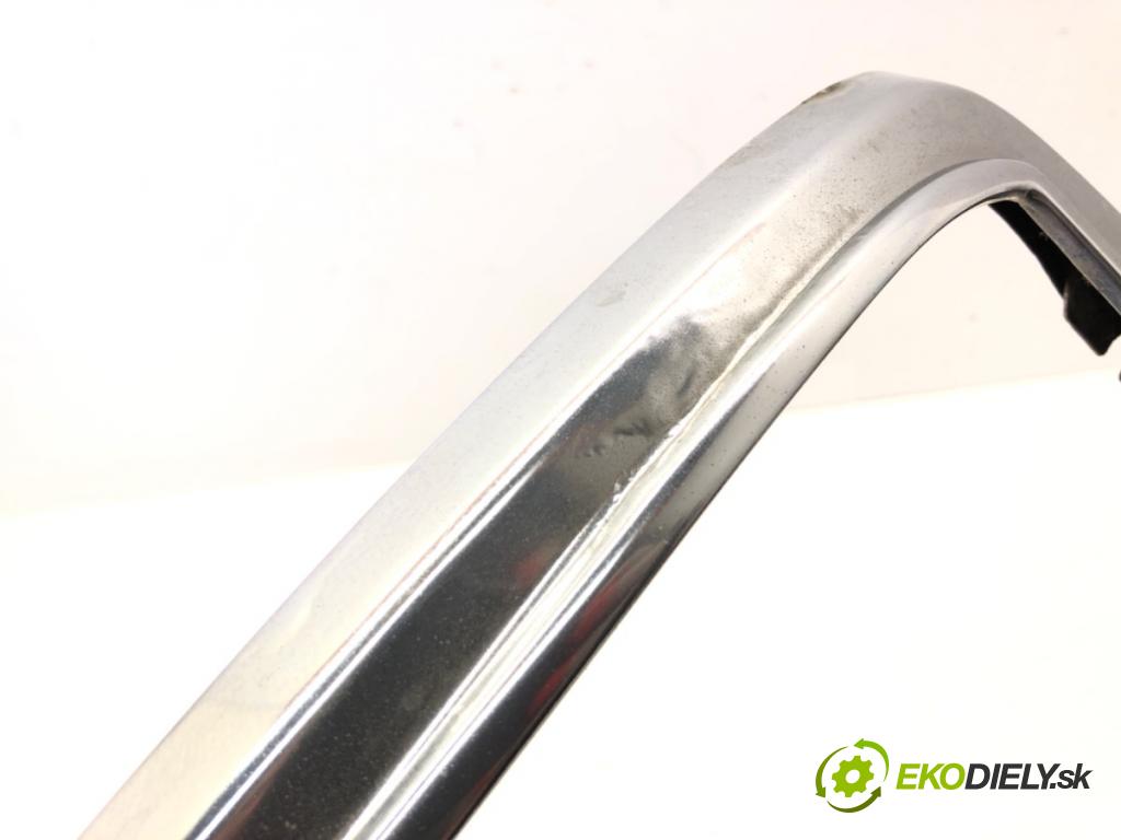 MERCEDES-BENZ 123 sedan (W123) 1976 - 1985    ---  mřížka maska  (Mřížky (masky) chladičů)