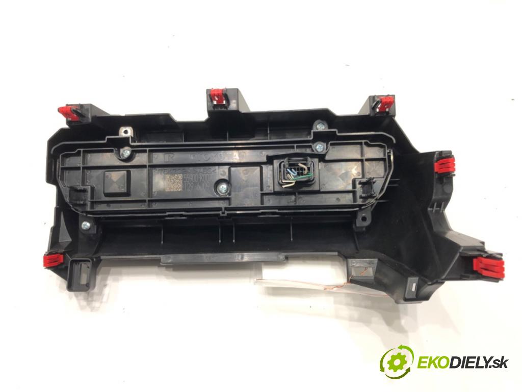TOYOTA YARIS (_P21_, _PA1_, _PH1_) 2020 - 2022    1.5 (MXPA11) 92 kW [125 KM] benzyna 2020 - 2022  Panel ovládania kúrenia 55900-K0070 (Prepínače, spínače, tlačidlá a ovládače kúrenia)