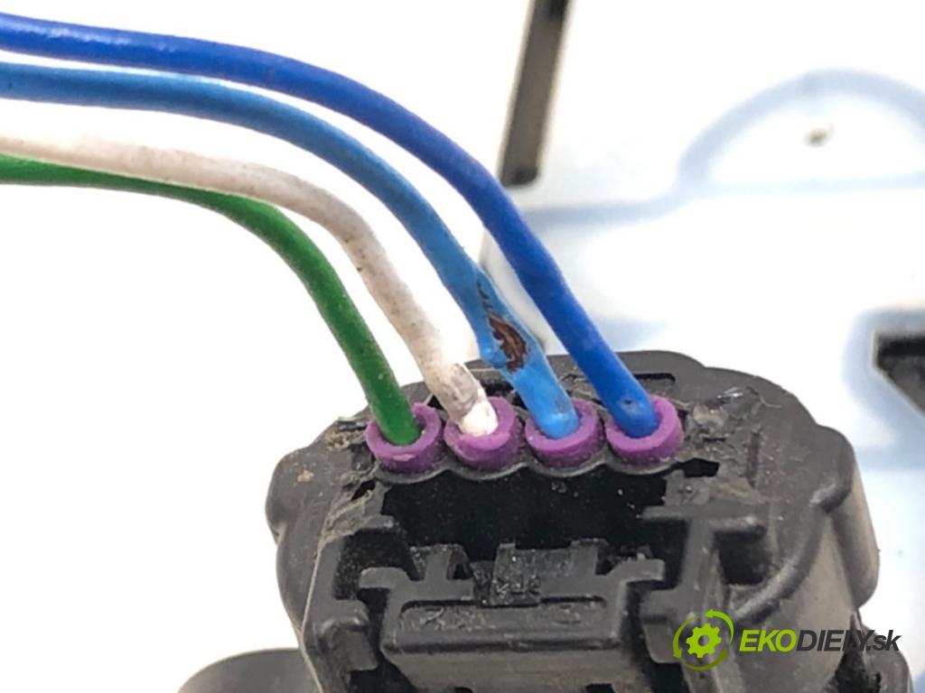 TOYOTA YARIS (_P21_, _PA1_, _PH1_) 2020 - 2022    1.5 (MXPA11) 92 kW [125 KM] benzyna 2020 - 2022  Váha vzduchu 22204-F2010 (Váhy vzduchu)