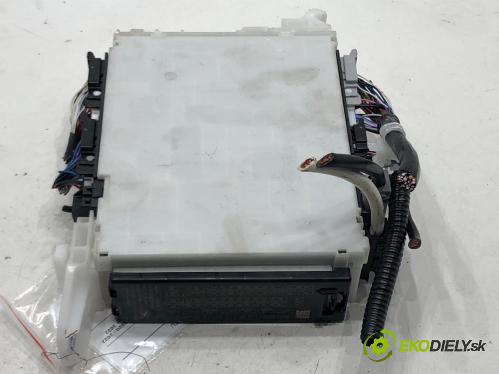 TOYOTA YARIS (_P21_, _PA1_, _PH1_) 2020 - 2022    1.5 (MXPA11) 92 kW [125 KM] benzyna 2020 - 2022  Modul komfortu 89221-K0020 (Moduly komfortu)