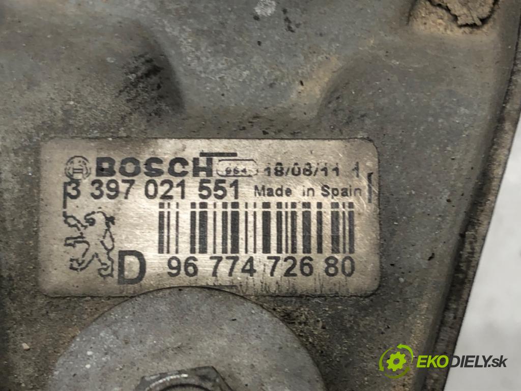 PEUGEOT 508 SW I (8E_) 2010 - 2018    1.6 HDi 82 kW [112 KM] olej napędowy 2010 - 2018  mechanismus stěračů pravý přední část 9677472680