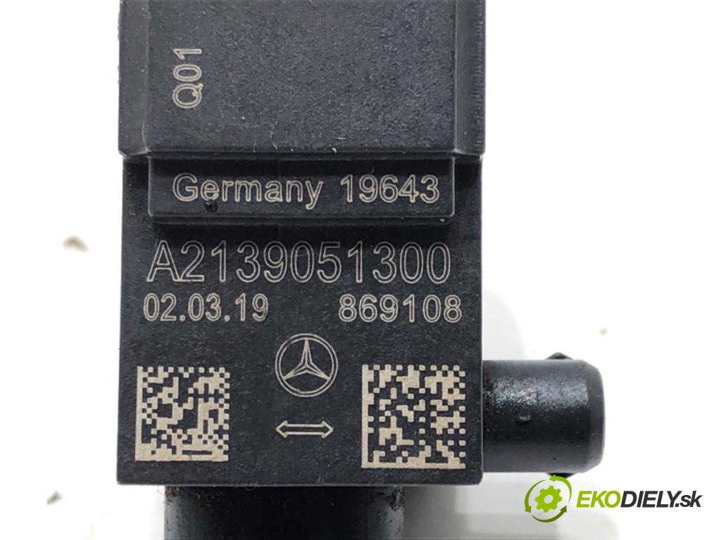 MERCEDES-BENZ CLS (C257) 2017 - 2022    AMG CLS 53 EQ Boost 4-matic+ (257.361) 320 kW [435  Snímač nárazu A2139051300 (Snímače nárazu)
