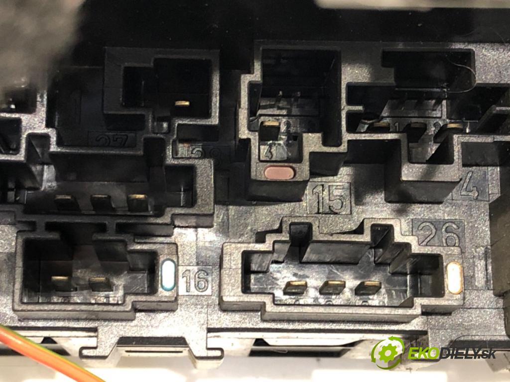 MERCEDES-BENZ KLASA C (W203) 2000 - 2007    C 270 CDI (203.016) 125 kW [170 KM] olej napędowy   modul SAM 2035451801 (Ostatní)