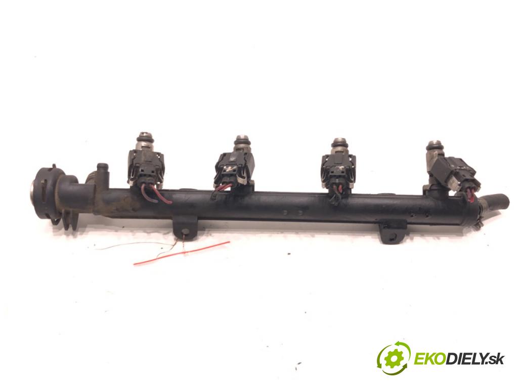 SKODA OCTAVIA I (1U2) 1996 - 2010    1.6 55 kW [75 KM] benzyna 1996 - 2004  Lišta vstrekovacia 032133319B (Vstrekovacie lišty)