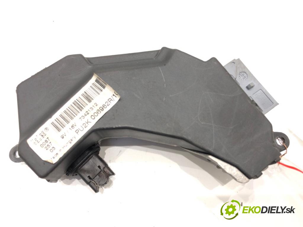 OPEL VECTRA C (Z02) 2002 - 2009    2.2 DTI 16V (F69) 92 kW [125 KM] olej napędowy 2002 - 2004  Odpor, rezistor kúrenia vzduchu 73421312 (Odpory (rezistory) kúrenia)