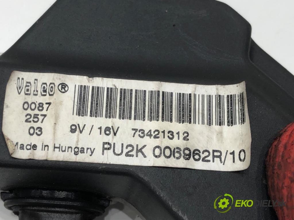 OPEL VECTRA C (Z02) 2002 - 2009    2.2 DTI 16V (F69) 92 kW [125 KM] olej napędowy 2002 - 2004  Odpor, rezistor kúrenia vzduchu 73421312 (Odpory (rezistory) kúrenia)