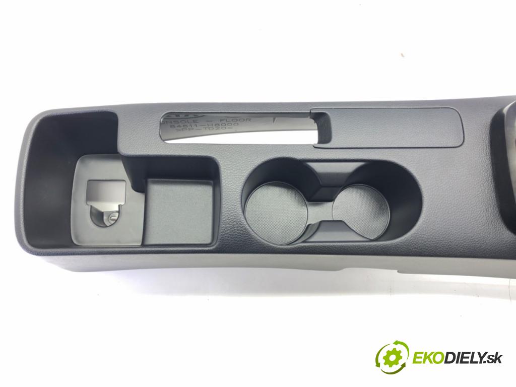 KIA STONIC (YB) 2017 - 2022    1.0 T-GDi 74 kW [101 KM] benzyna 2018 - 2022  Tunel stredový 84611-H8000 (Stredový tunel / panel)