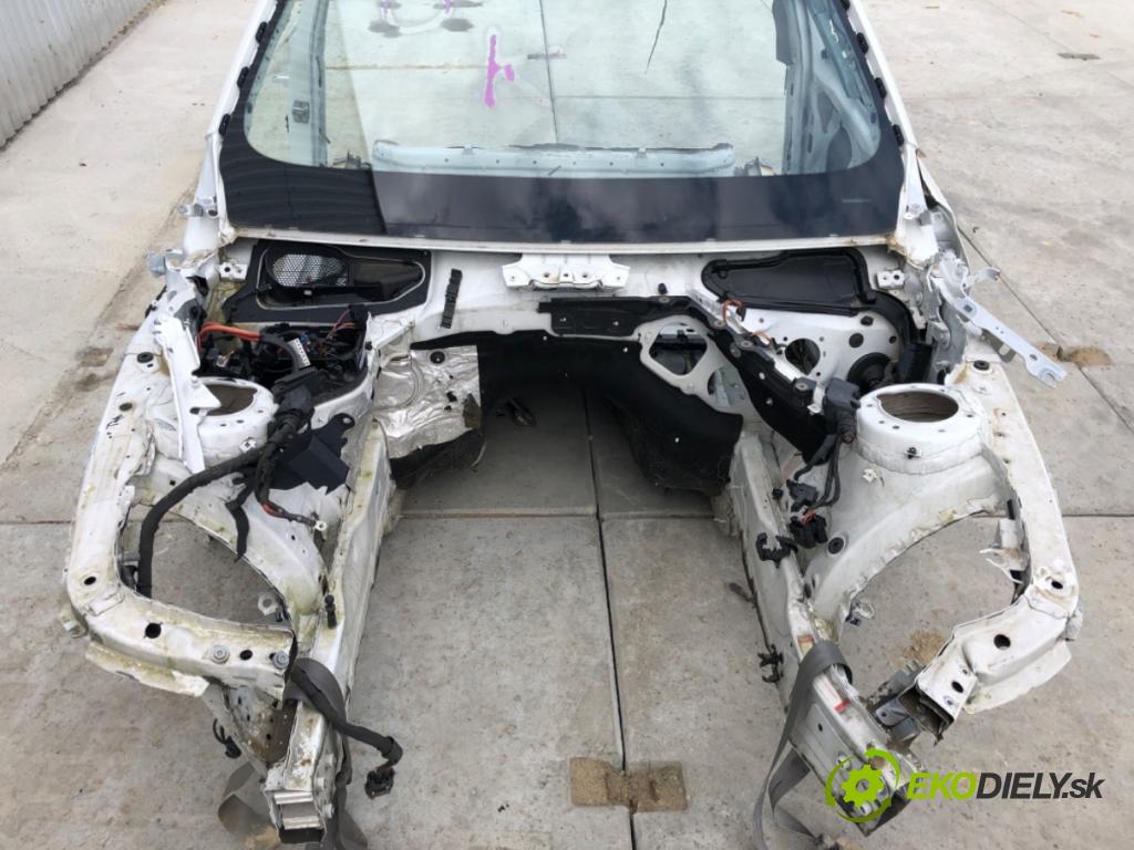 BMW 3 (F30, F80) 2011 - 2018    340 i 240 kW [326 KM] benzyna 2015 - 2018  KAROSERIA ČTVRŤÁK levý přední část pravý přední část střecha 