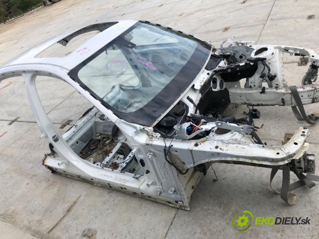 BMW 3 (F30, F80) 2011 - 2018    340 i 240 kW [326 KM] benzyna 2015 - 2018  KAROSERIA ČTVRŤÁK levý přední část pravý přední část střecha
