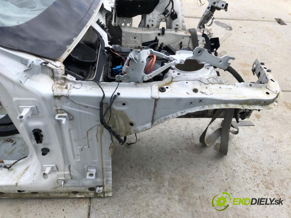 BMW 3 (F30, F80) 2011 - 2018    340 i 240 kW [326 KM] benzyna 2015 - 2018  KAROSERIA ČTVRŤÁK levý přední část pravý přední část střecha