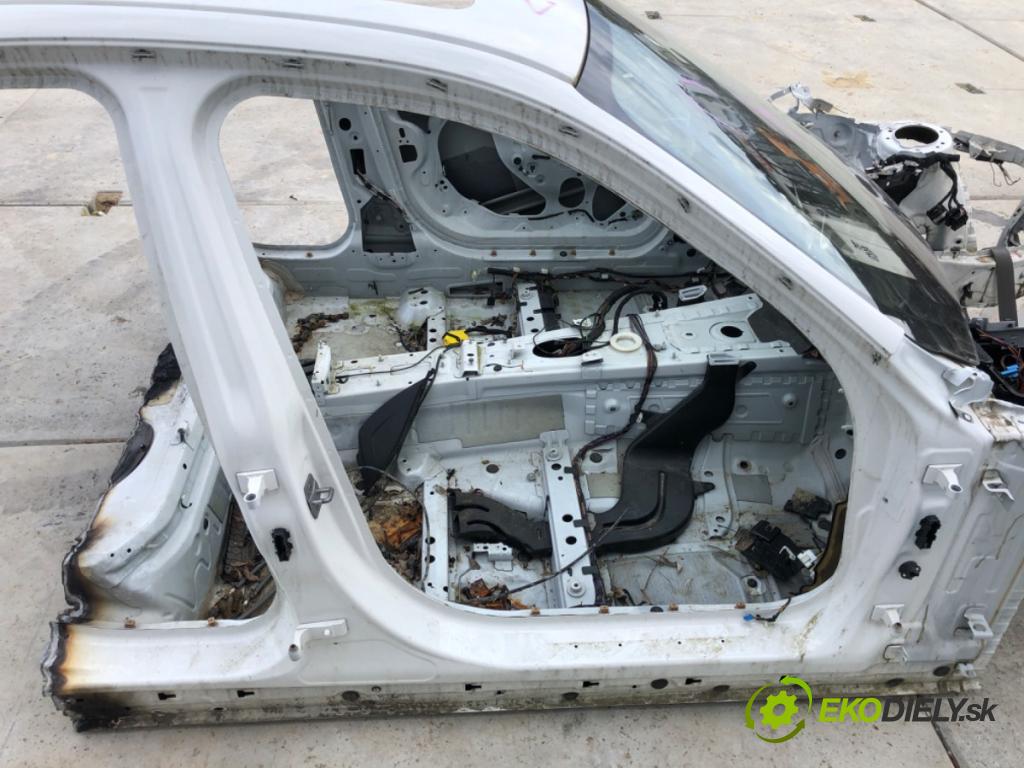 BMW 3 (F30, F80) 2011 - 2018    340 i 240 kW [326 KM] benzyna 2015 - 2018  KAROSERIA ČTVRŤÁK levý přední část pravý přední část střecha