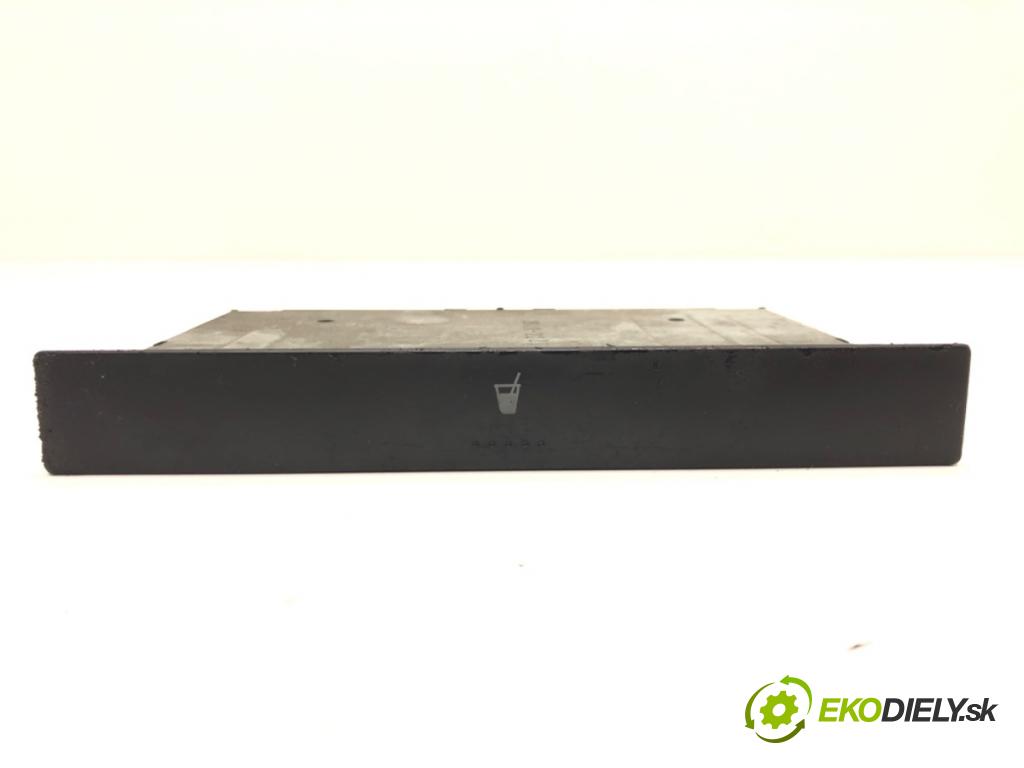 VW BORA I (1J2) 1998 - 2013    ---  Držiak na nápoje 1J0858601 (Úchyty, držiaky na nápoje)