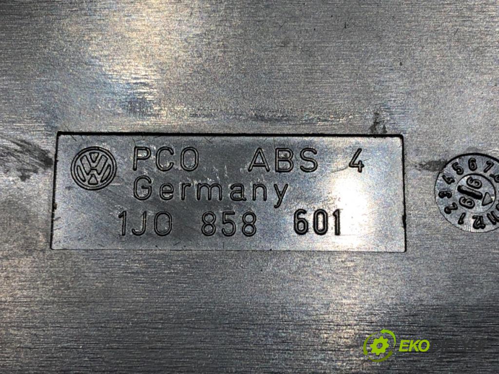 VW BORA I (1J2) 1998 - 2013    ---  Držiak na nápoje 1J0858601 (Úchyty, držiaky na nápoje)