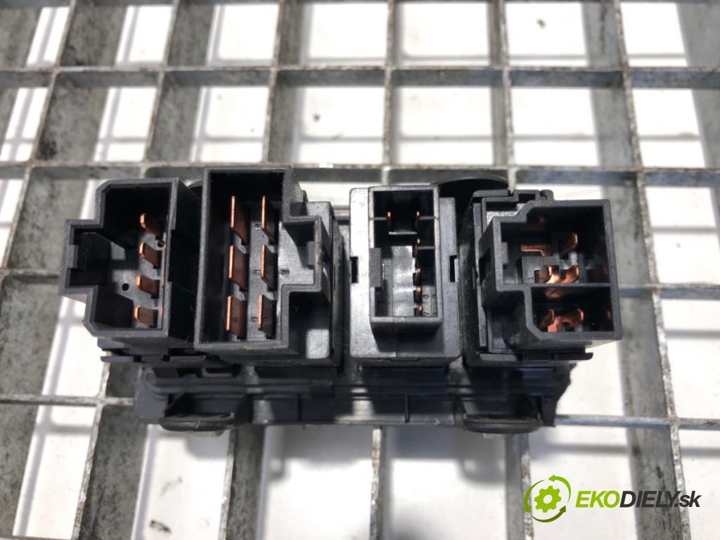 RENAULT TRUCKS D 2013 - 2022    D CAB 2M  Panel prepínačov  (Prepínače, spínače, tlačidlá a ovládače kúrenia)