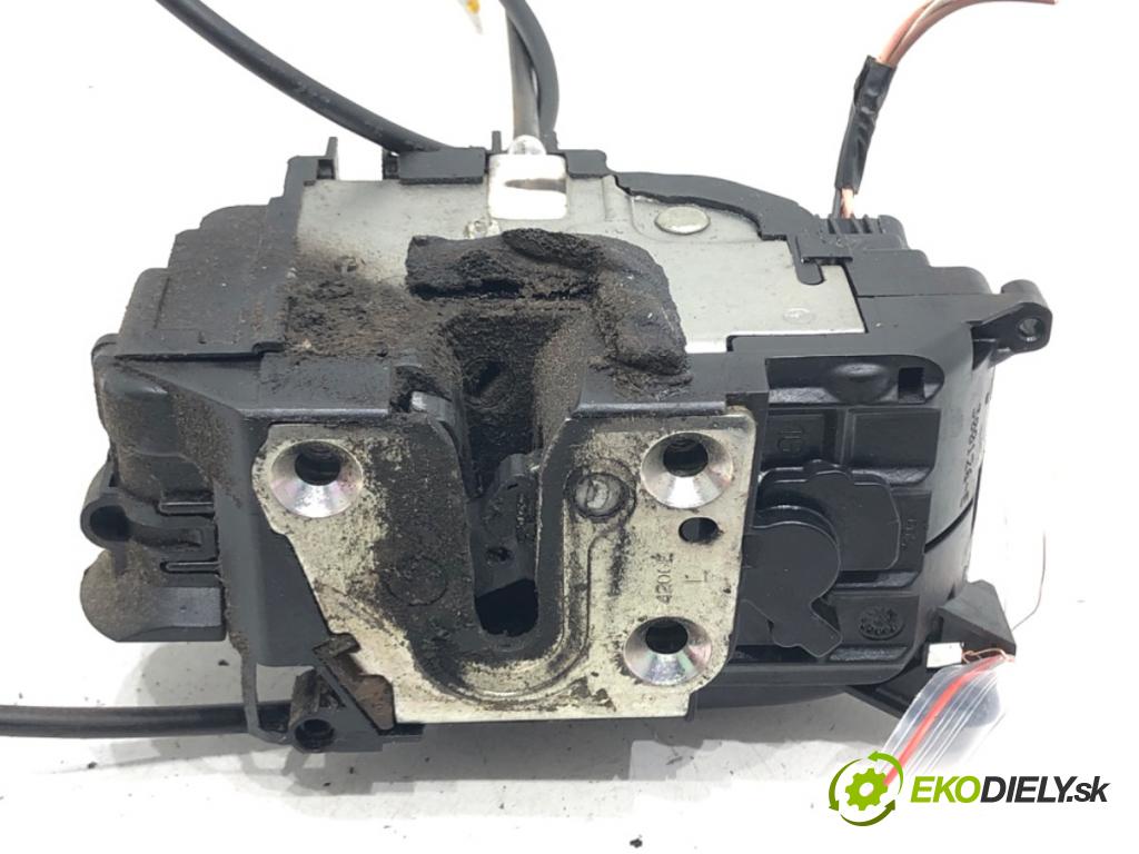 RENAULT CLIO III (BR0/1, CR0/1) 2005 - 2014    1.6 16V (BR09, BR0T, CR09, CR0T) 65 kW [88 KM] benzyna 2005 - 2007  zámok dveře levý přední část 