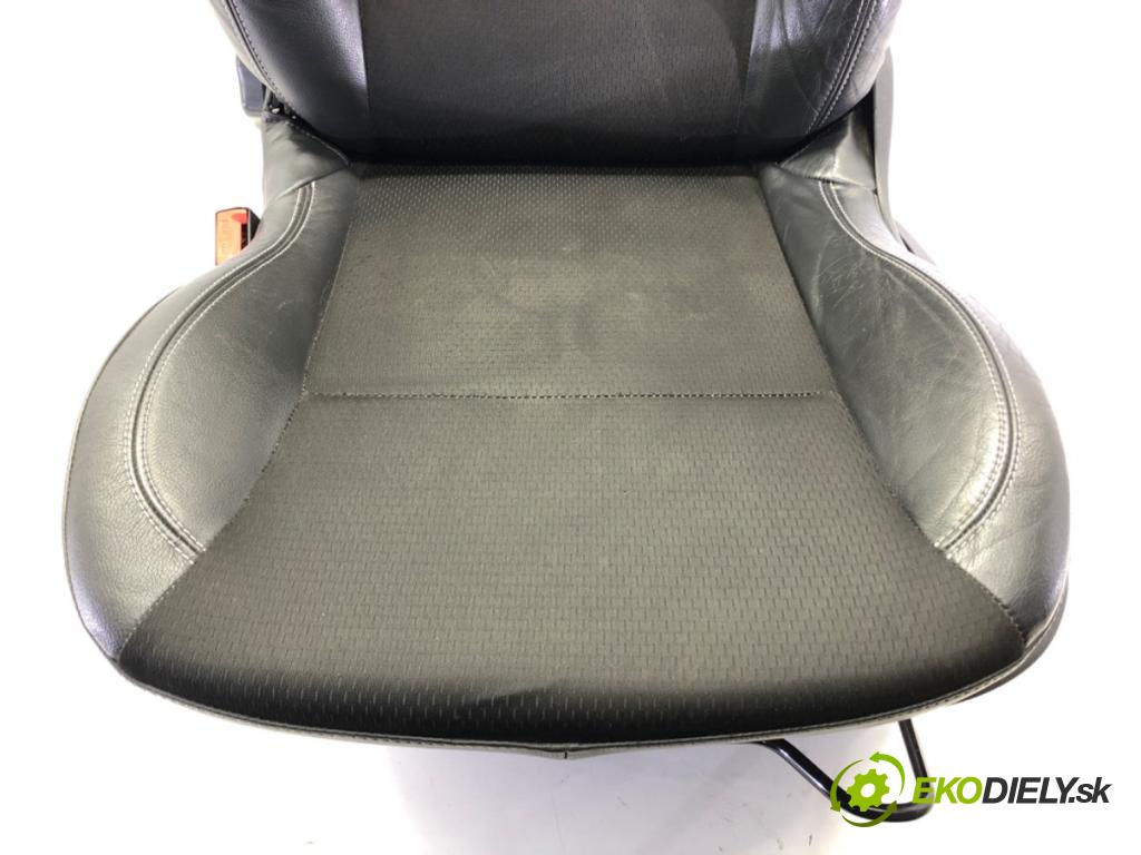 RENAULT CLIO III (BR0/1, CR0/1) 2005 - 2014    1.6 16V (BR09, BR0T, CR09, CR0T) 65 kW [88 KM] benzyna 2005 - 2007  Sedadlo pravy predný