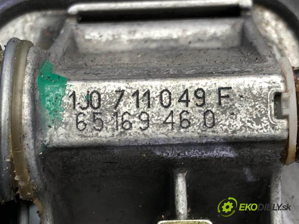 AUDI A3 (8L1) 1996 - 2006    1.9 TDI 96 kW [130 KM] olej napędowy 2000 - 2003  Kulisa 1J0711049F (Rýchlostné páky / kulisy)