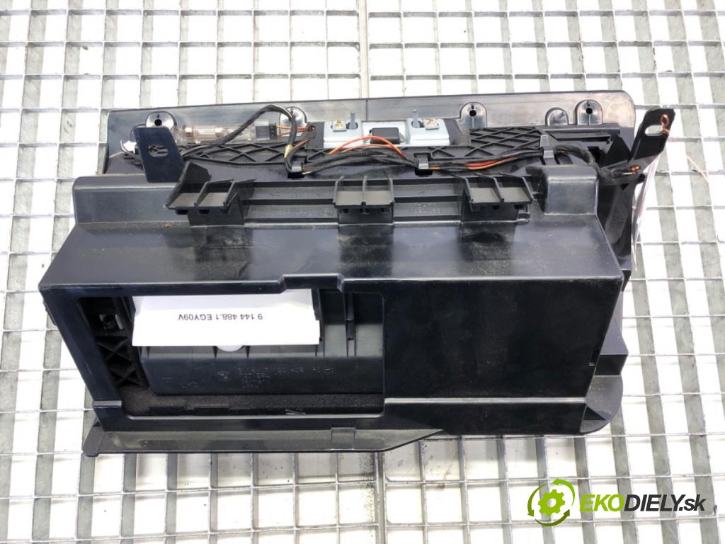 BMW 3 Touring (E91) 2004 - 2012    318 d 90 kW [122 KM] olej napędowy 2005 - 2007  Priehradka, kastlík spolujazdca  (Priehradky, kastlíky)