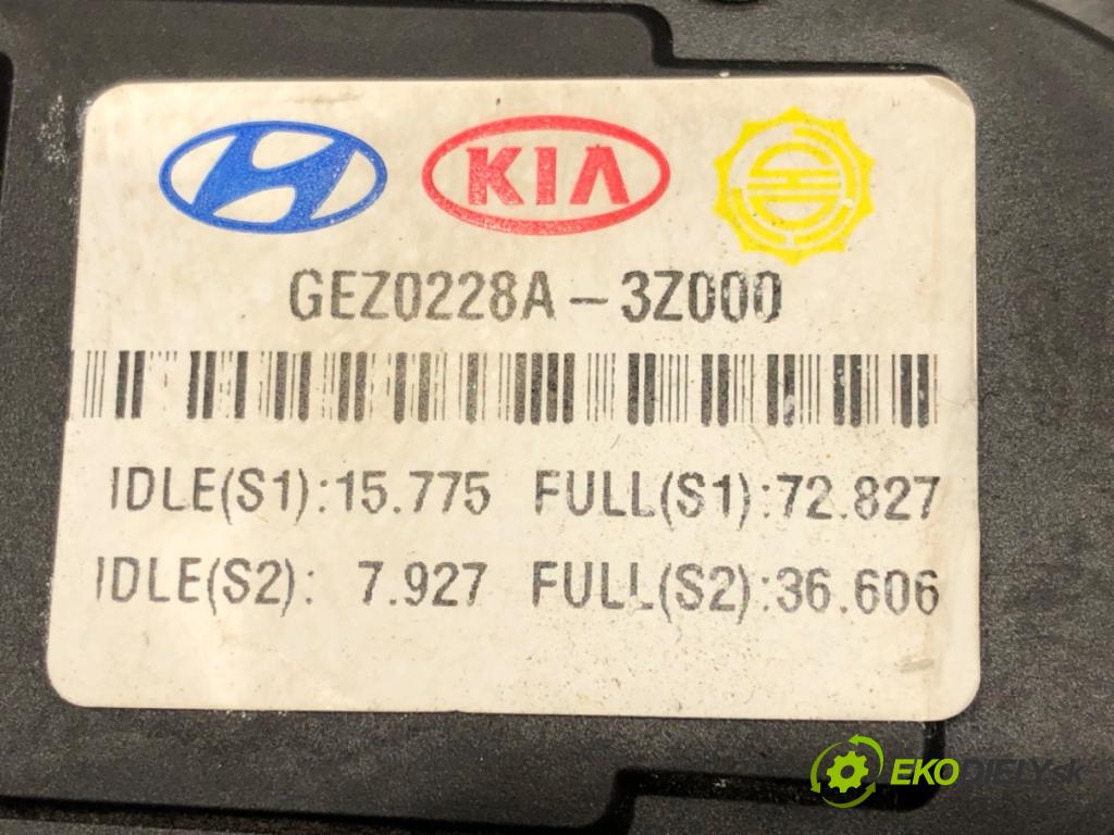 HYUNDAI i40 I CW (VF) 2011 - 2022    1.7 CRDi 100 kW [136 KM] olej napędowy 2011 - 2022  Potenciometer plynového pedálu 32726-3Z000 (Pedále)