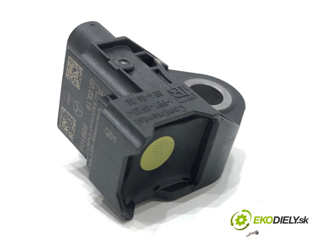 MERCEDES-BENZ CLS (C257) 2017 - 2022    AMG CLS 53 EQ Boost 4-matic+ (257.361) 320 kW [435  Snímač nárazu A2139051300 (Snímače nárazu)