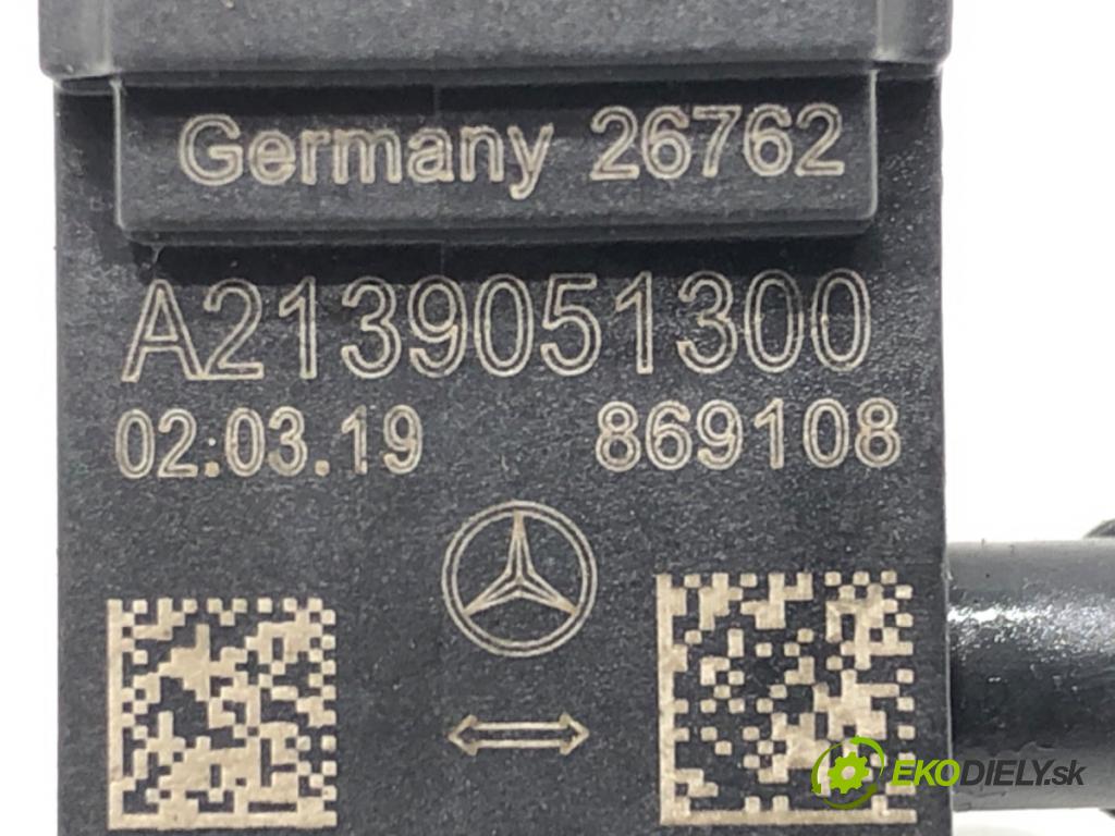 MERCEDES-BENZ CLS (C257) 2017 - 2022    AMG CLS 53 EQ Boost 4-matic+ (257.361) 320 kW [435  Snímač nárazu A2139051300 (Snímače nárazu)