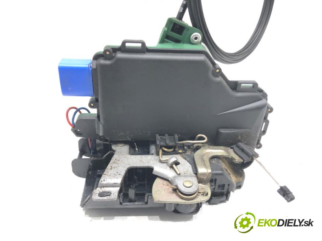 VW POLO (9N_, 9A_) 2001 - 2014    1.2 12V 47 kW [64 KM] benzyna 2001 - 2007  zámok dveře pravý přední část