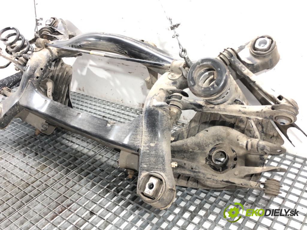 BMW 3 (F30, F80) 2011 - 2018    330 i xDrive 185 kW [252 KM] benzyna 2015 - 2018  výztuha zadní část