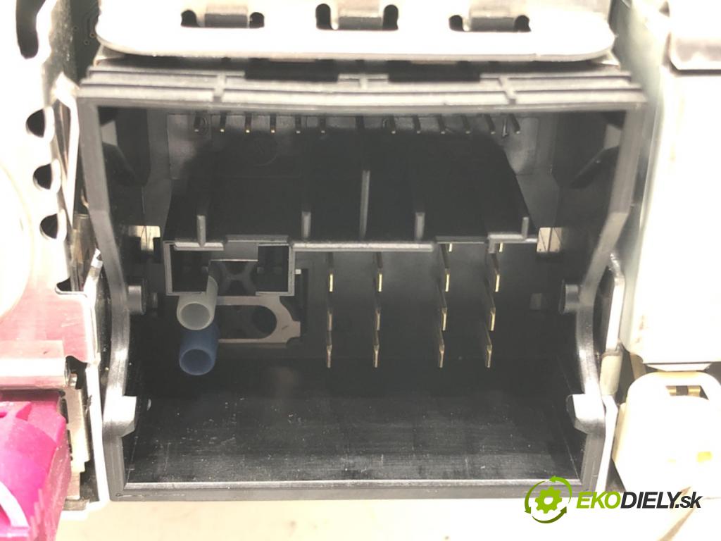 BMW 3 (F30, F80) 2011 - 2018    330 i xDrive 185 kW [252 KM] benzyna 2015 - 2018  RADIO Navigácia 8734822 (Audio zariadenia)