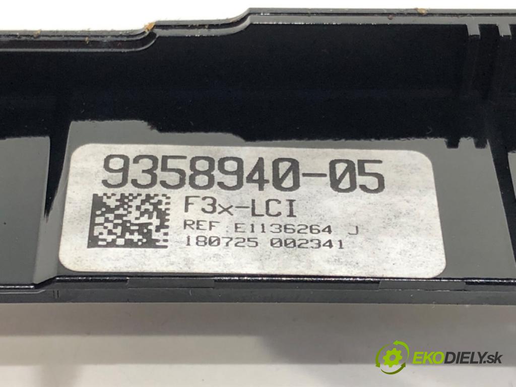 BMW 3 (F30, F80) 2011 - 2018    330 i xDrive 185 kW [252 KM] benzyna 2015 - 2018  lišty kryt  (Lišty)