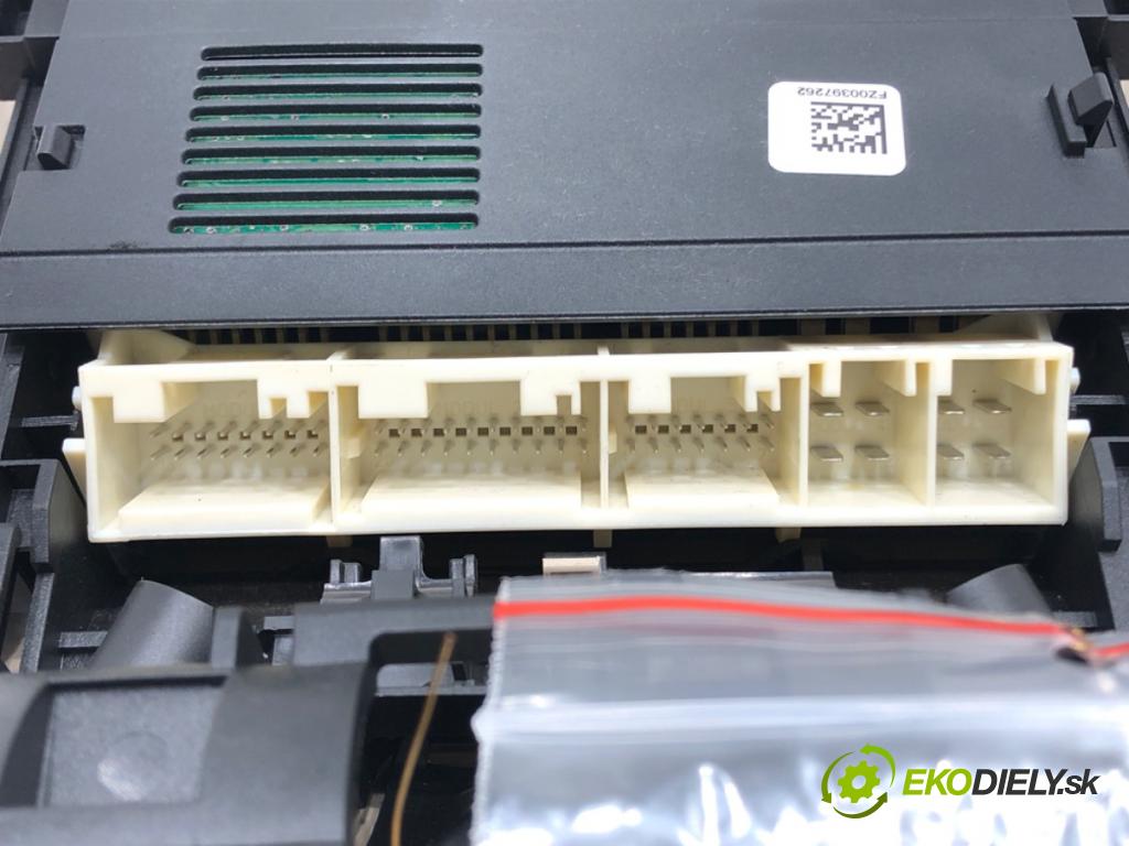 BMW 5 Touring (F11) 2009 - 2017    535 d xDrive 230 kW [313 KM] olej napędowy 2011 -   svetlo stropné  (Osvetlenie interiéru)