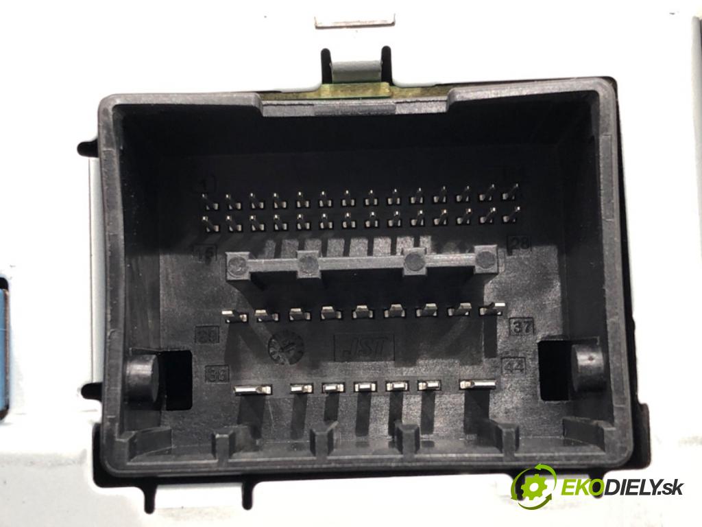 OPEL ASTRA J Sports Tourer (P10) 2010 - 2015    1.6 CDTi (35) 100 kW [136 KM] olej napędowy 2013 -  RADIO Navigácia 13454178 (Audio zariadenia)