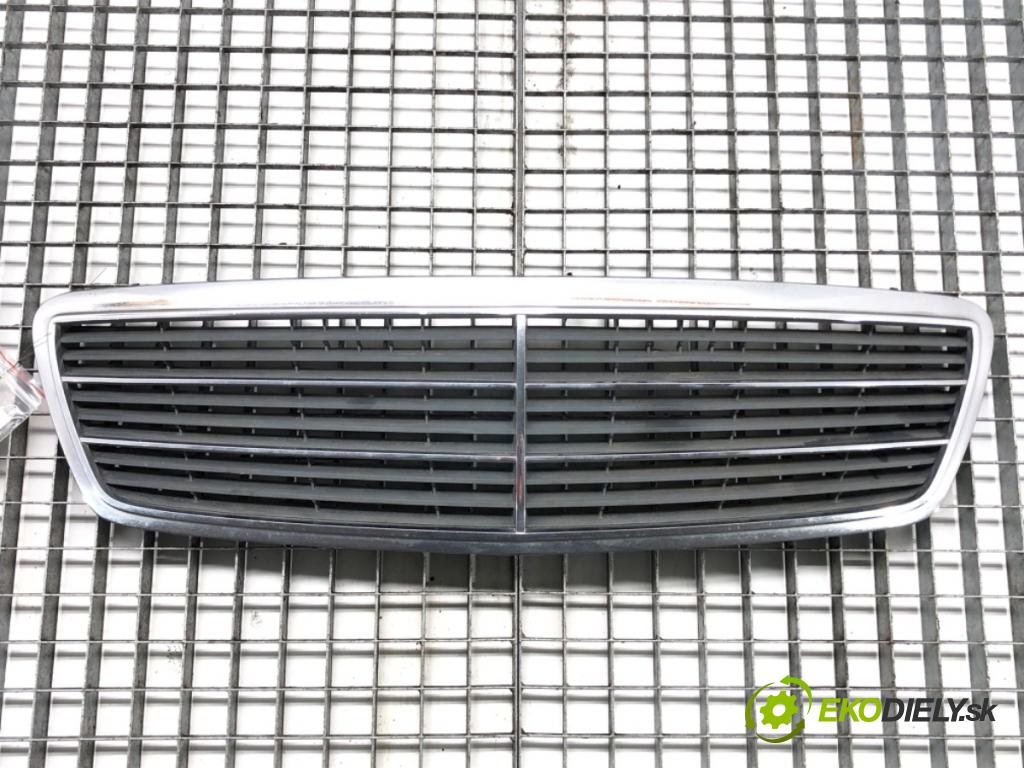 MERCEDES-BENZ KLASA C (W203) 2000 - 2007    C 180 (203.035) 95 kW [129 KM] benzyna 2000 - 2002  mřížka maska  (Mřížky (masky) chladičů)