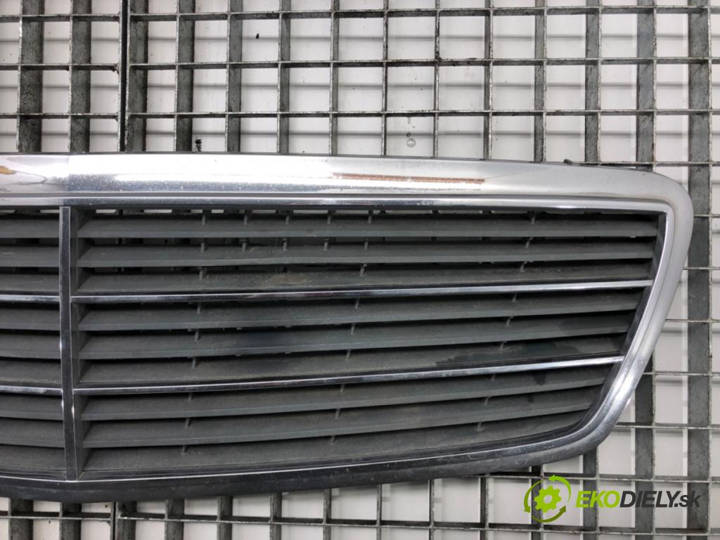 MERCEDES-BENZ KLASA C (W203) 2000 - 2007    C 180 (203.035) 95 kW [129 KM] benzyna 2000 - 2002  mřížka maska  (Mřížky (masky) chladičů)