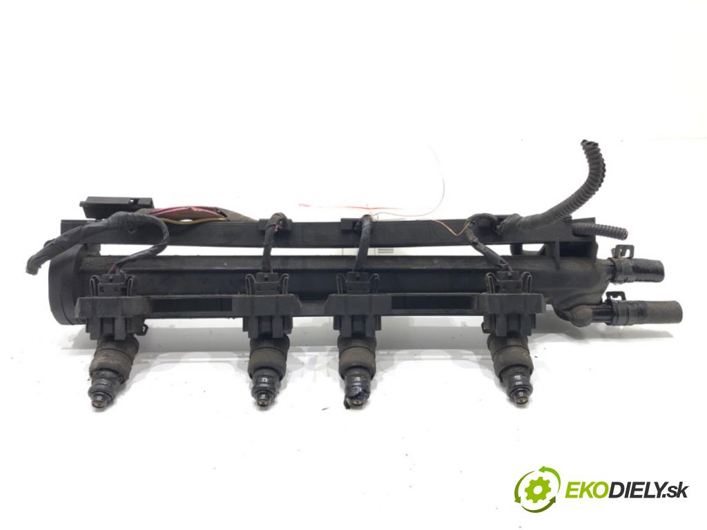 SEAT TOLEDO II (1M2) 1998 - 2006    1.6 74 kW [100 KM] benzyna 1998 - 2004  Lišta vstrekovacia 06A133317A (Vstrekovacie lišty)