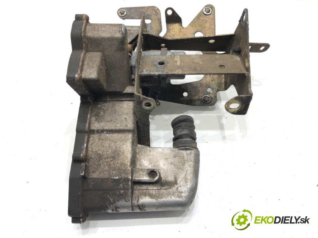 CITROEN C3 Pluriel (HB_) 2003 - 2022    1.6 80 kW [109 KM] benzyna 2003 - 2022  Spojkový valec pumpa spojky 9656382080 (Valce a ložiská)