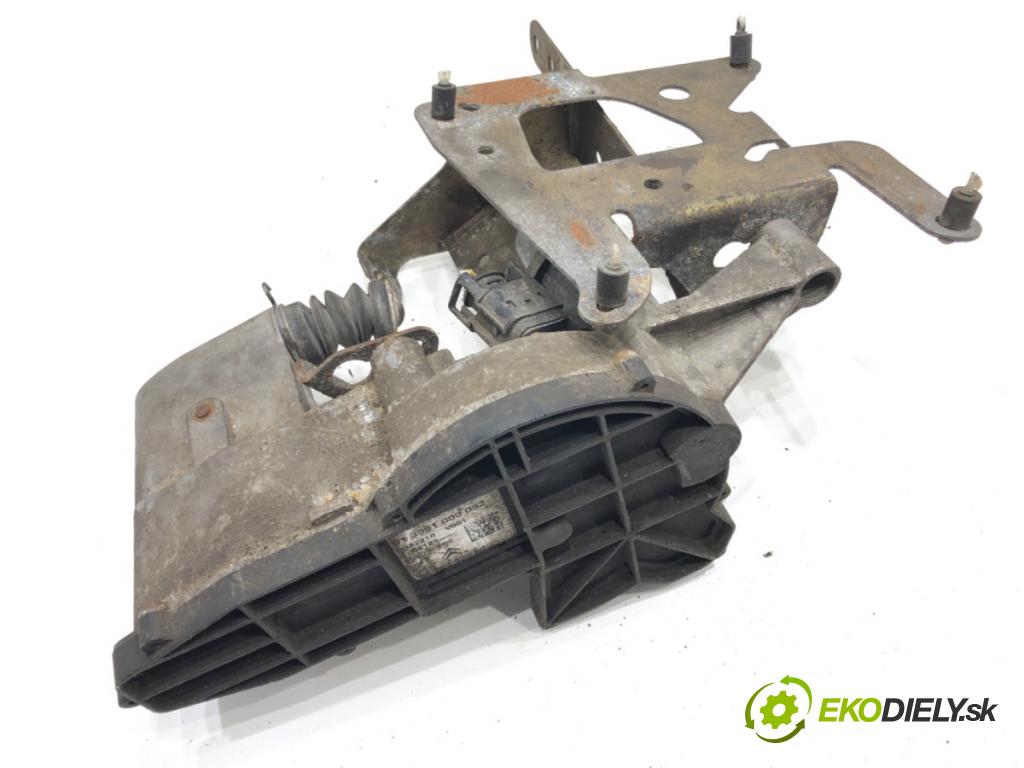 CITROEN C3 Pluriel (HB_) 2003 - 2022    1.6 80 kW [109 KM] benzyna 2003 - 2022  Spojkový valec pumpa spojky 9656382080 (Valce a ložiská)